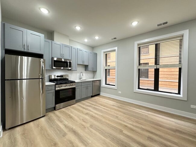 431 W Belden Ave in Chicago, IL - Building Photo - Building Photo