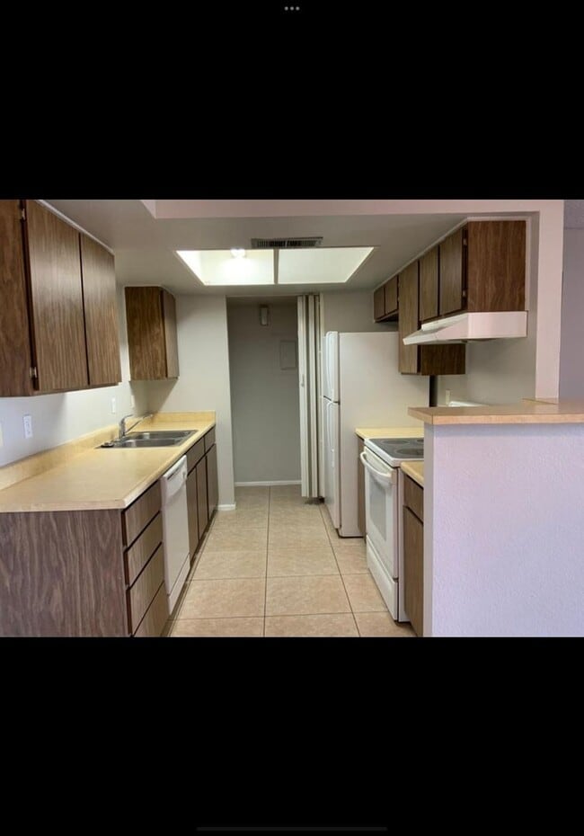 property at 4608 W Maryland Ave