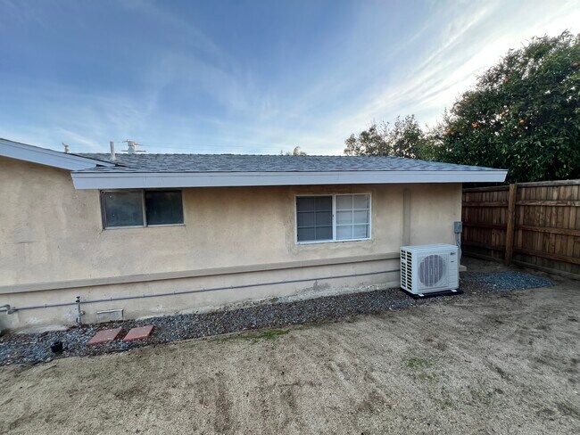 2831 W George St, Unit A in Banning, CA - Building Photo - Building Photo