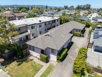 77 East Thirty-Ninth in San Mateo, CA - Foto de edificio - Building Photo