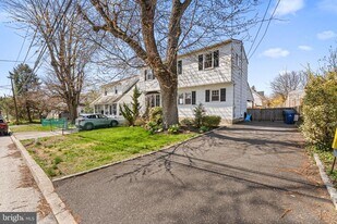 268 Maple Ave in Glenside, PA - Building Photo