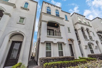 2716 Freund St in Houston, TX - Building Photo - Building Photo