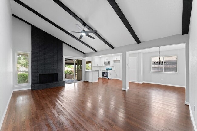 1137 Via Balboa in Mesquite, TX - Foto de edificio - Building Photo