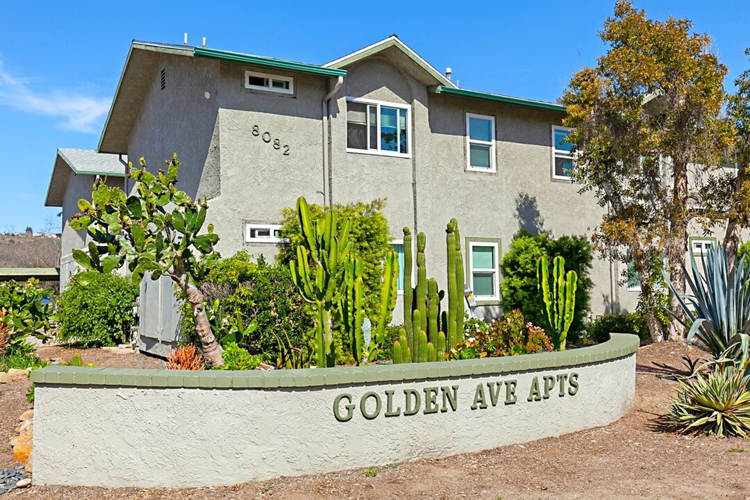 8088 Golden Ave in Lemon Grove, CA - Foto de edificio