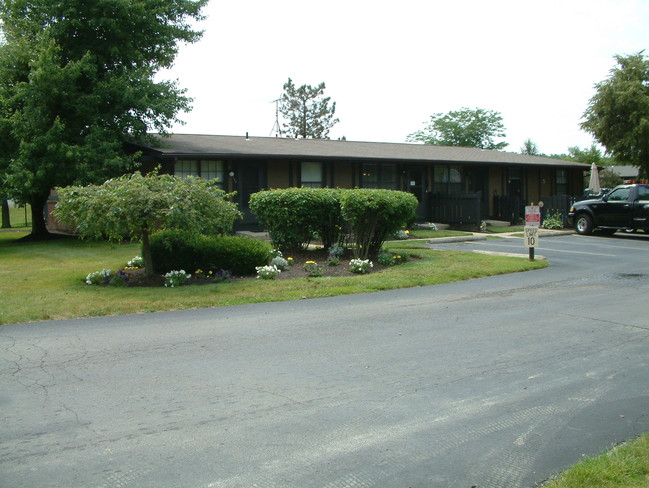 Concord Square Apartments in Williamsburg, OH - Building Photo - Building Photo