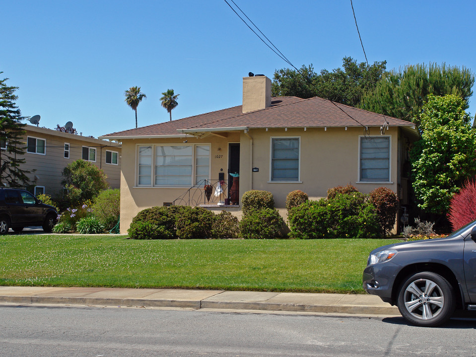 1027 Magnolia Ave in Millbrae, CA - Building Photo