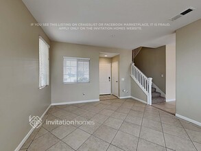 15599 Gulfstream Ave in Fontana, CA - Foto de edificio - Building Photo