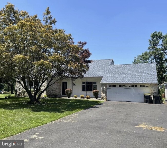 1240 Jacksonville Rd in Ivyland, PA - Building Photo - Building Photo