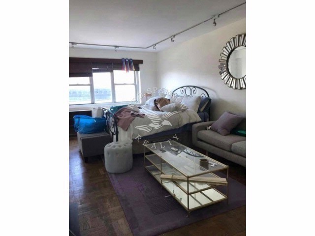 69 W 9th St-Unit -10A in New York, NY - Building Photo