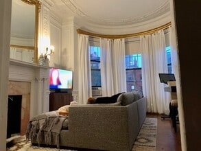 464 Beacon St, Unit 2F in Boston, MA - Building Photo - Building Photo