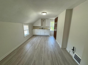 803 High St, Unit Up in Fairport Harbor, OH - Building Photo - Building Photo