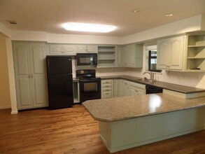 7035 Kingsbury Dr in Dallas, TX - Building Photo - Building Photo