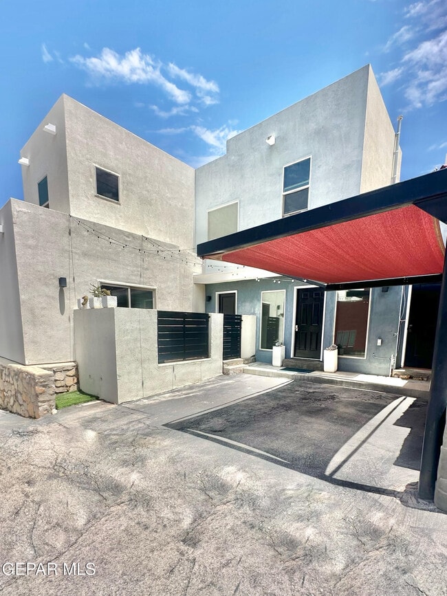 property at 4016 Camelot Heights Dr