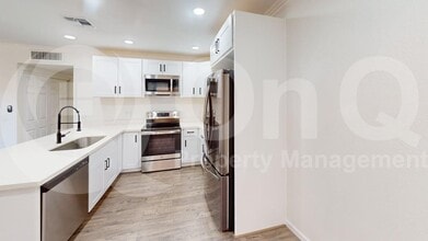 520 N Stapley Dr in Mesa, AZ - Building Photo - Building Photo