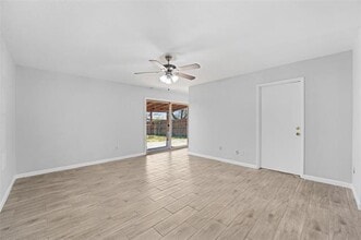 1026 Elmwood Dr in Lewisville, TX - Building Photo - Building Photo