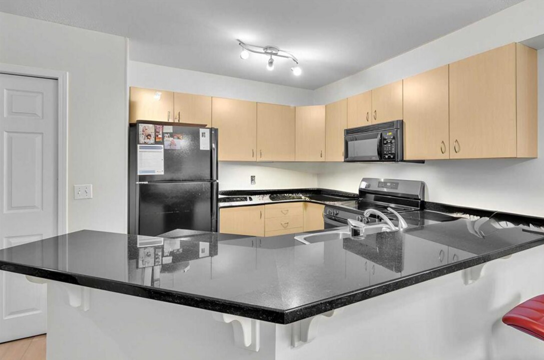 1121-1126 6 Ave SW in Calgary, AB - Building Photo