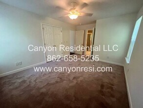 1393 Lighthouse Ln in Winston-Salem, NC - Building Photo - Building Photo