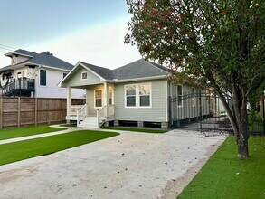 1105 Tulane St, Unit House in Houston, TX - Building Photo - Building Photo
