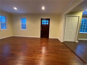 201 W Norwalk Rd in Norwalk, CT - Building Photo - Building Photo