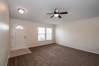 1158 Summer Bluff Rd in Jacksonville, FL - Building Photo - Building Photo