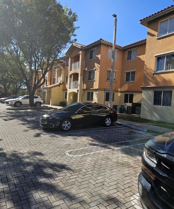 17602 NW 25th Ave in Miami Gardens, FL - Building Photo