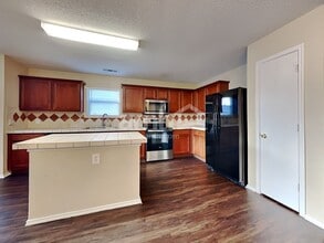 115 Clover Leaf Ln in Red Oak, TX - Building Photo - Building Photo
