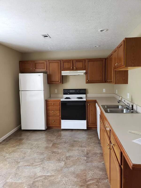 30 Cedar Ln in Santa Claus, IN - Foto de edificio - Building Photo