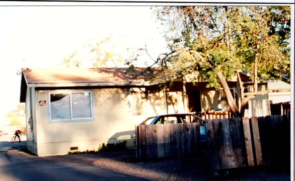 194-196 198 W Barham Ave in Santa Rosa, CA - Building Photo - Building Photo