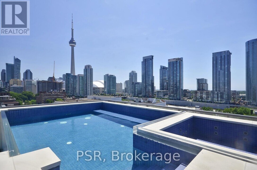500-PH1500 Wellington St W in Toronto, ON - Building Photo