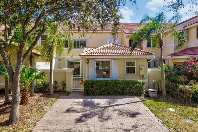 1529 Yellowheart Way in Hollywood, FL - Foto de edificio - Building Photo