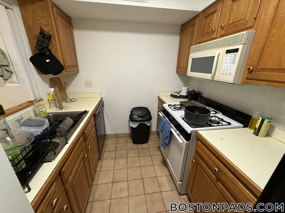 147 Kelton St in Boston, MA - Foto de edificio