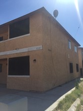 5745 E Lake Mead Blvd in Las Vegas, NV - Building Photo - Building Photo