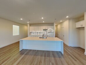 7794 Hickory King Ave in Las Vegas, NV - Building Photo - Building Photo