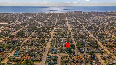4823 Fannin Dr in Galveston, TX - Building Photo - Building Photo