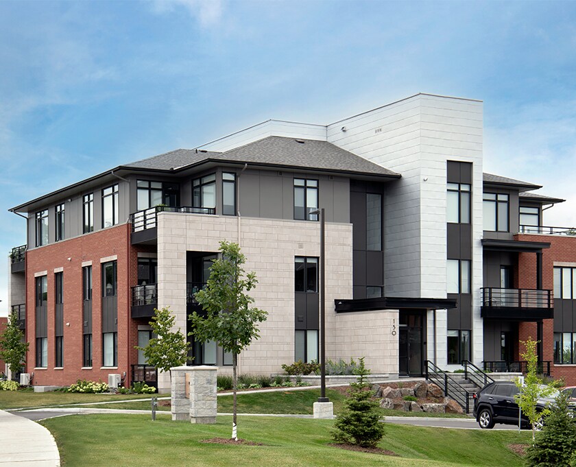 Richardson Ridge in Ottawa, ON - Building Photo