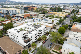 5727 La Mirada Ave in Los Angeles, CA - Building Photo - Building Photo