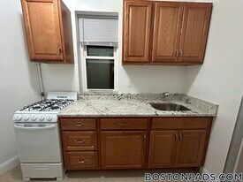 143 Park Dr, Unit 16 in Boston, MA - Building Photo