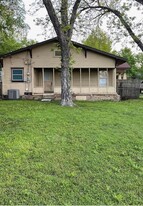 3024 Meadowbrook Dr, Unit 24 in Fort Worth, TX - Building Photo - Building Photo