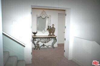 14445 Mulholland Dr in Los Angeles, CA - Building Photo - Building Photo