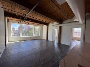 385 Worthington St in Springfield, MA - Building Photo - Building Photo