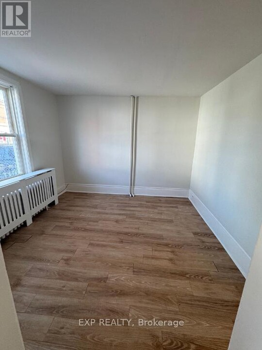 10-10 Willow St N in Acton, ON - Building Photo