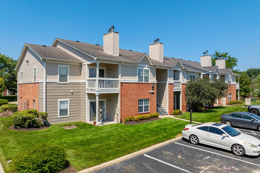 Park at Eagle Creek in Indianapolis, IN - Foto de edificio