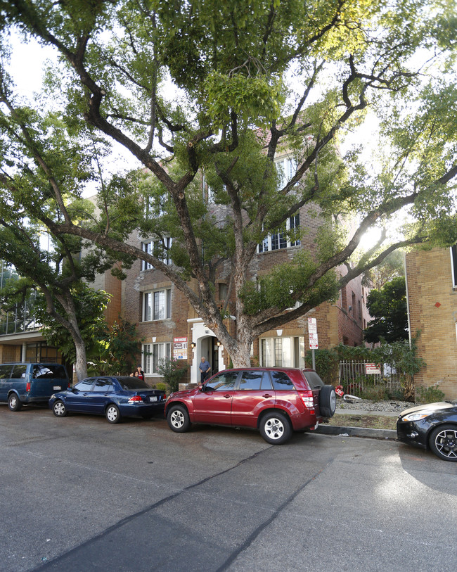 228 S Kenwood St in Glendale, CA - Foto de edificio - Building Photo