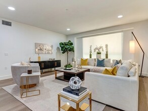 1330 Federal Ave in Los Angeles, CA - Foto de edificio - Building Photo