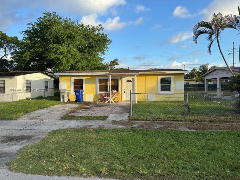 2849 NW 4th St in Pompano Beach, FL - Building Photo