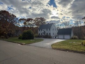 113 Flat Rock Rd in Branford, CT - Building Photo
