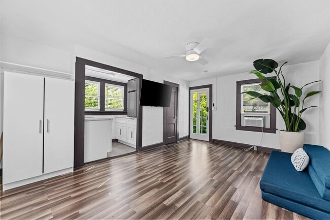 2536 Burlington Ave N in St. Petersburg, FL - Building Photo - Building Photo