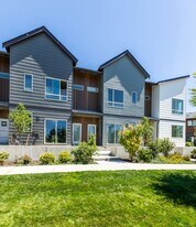 32772 Ten Trails Pkwy SE in Black Diamond, WA - Building Photo