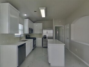 318 Annatto Ln in Crosby, TX - Building Photo - Building Photo