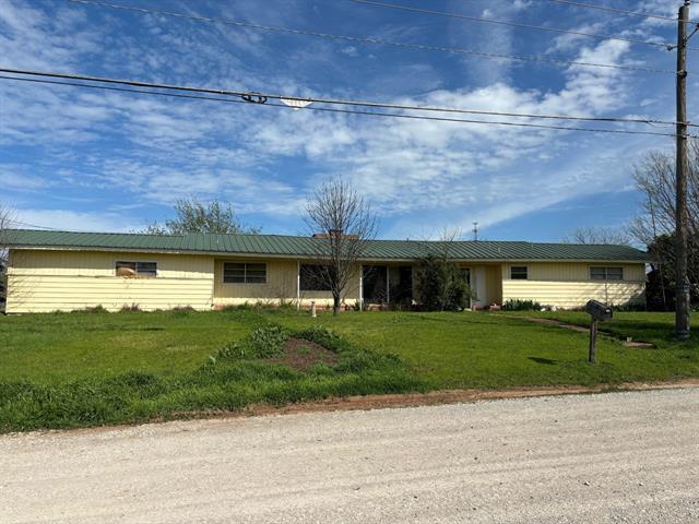 101 Terrell St in Ranger, TX - Foto de edificio